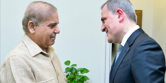 Azerbaijan’s top diplomat meets with Pakistani premier, army chief