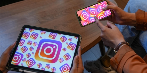 Australia proposes social media ban for those under 16