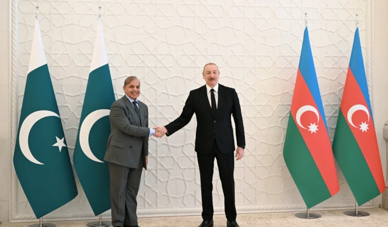  Pakistan Başbakanı Muhammed Şahbaz Şerif, Hindistan'la yaşanan krizde Azerbaycan'ın Pakistan'a diplomatik ve siyasi desteği ile sergilediği dayanışma dolayısıyla Cumhurbaşkanı İlham Aliyev'e teşekkür etti.