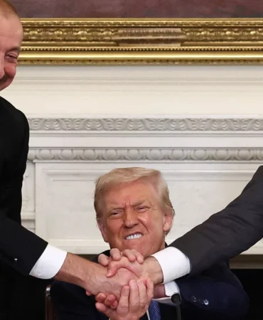 Azerbaycan'ın istikrarı dünya basınında Tarihi zirveyle ilgili İlham Aliyev'e övgü!