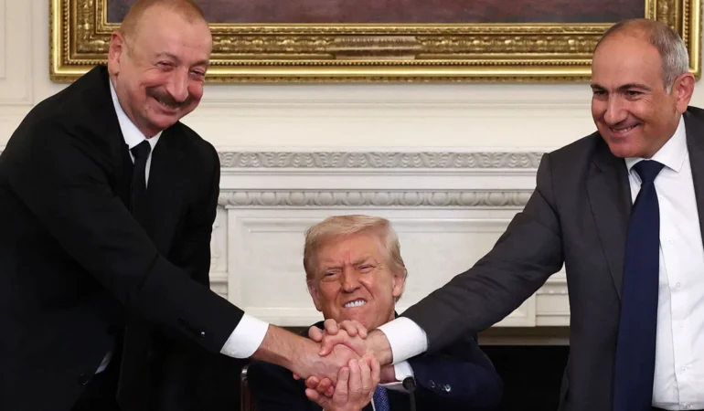 Azerbaycan'ın istikrarı dünya basınında Tarihi zirveyle ilgili İlham Aliyev'e övgü!
